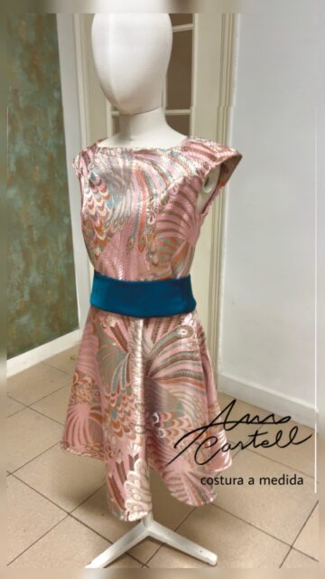 Un vestido para una invitada especial. 

Costura a medida y diseños con alma en nuestro atelier de Castellón. 

Happy Cloud. Calle Gobernador 34.

Escríbenos o visítanos para saber más.